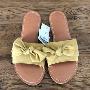 Abercrombie & Fitch bow slide sandals 9